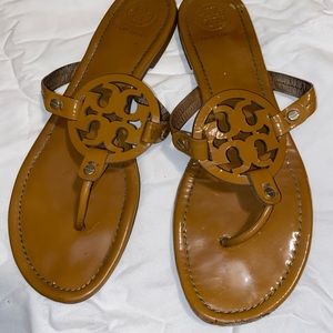 MILLER SANDAL, PATENT LEATHER